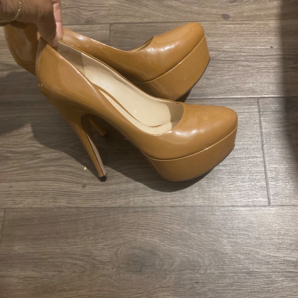 100% Authentic Prada Platform Pumps - Picture 2 of 5
